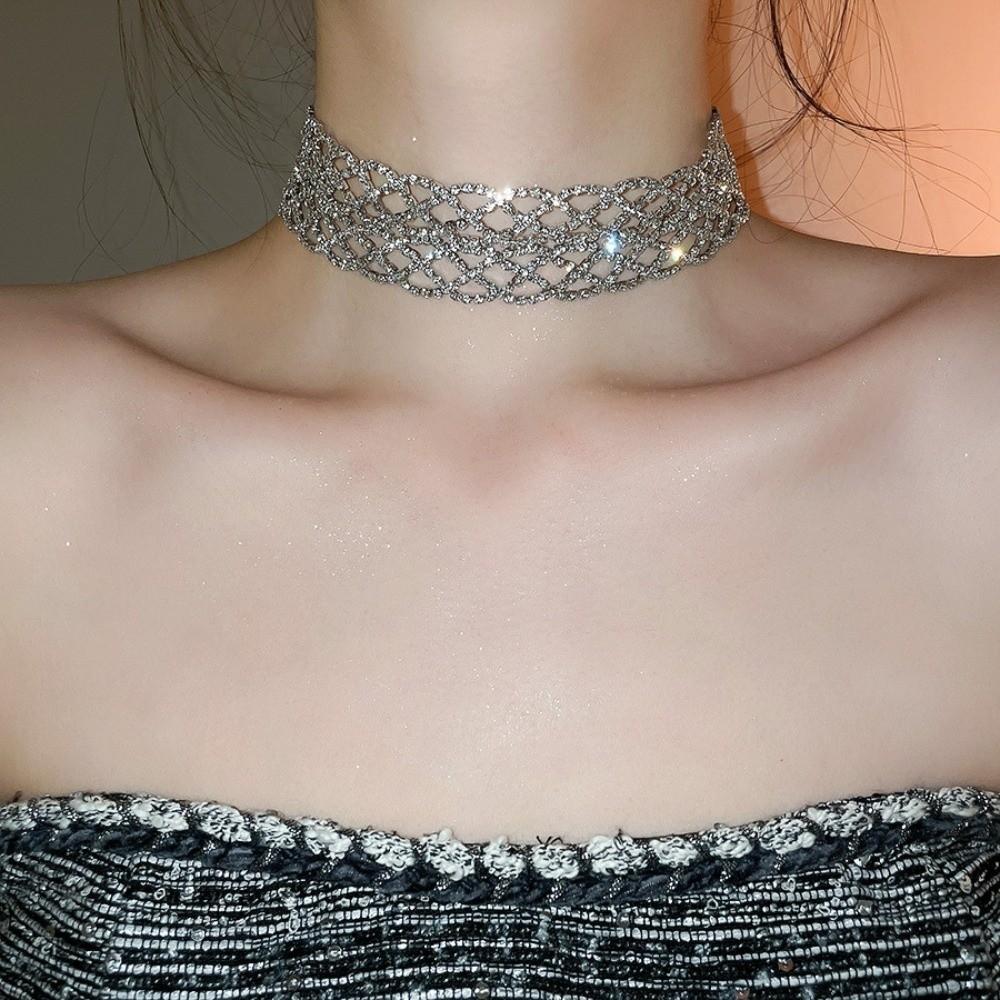 Simple Crystal Hollow Necklace Rhinestone Sparkling Collar Chain  Women