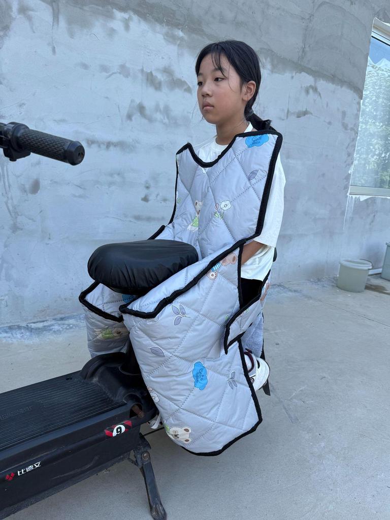 New Rear Seat Baby Fleece Cushion: Windproof, Enlarged & Thickened (1.2-1.6 M)