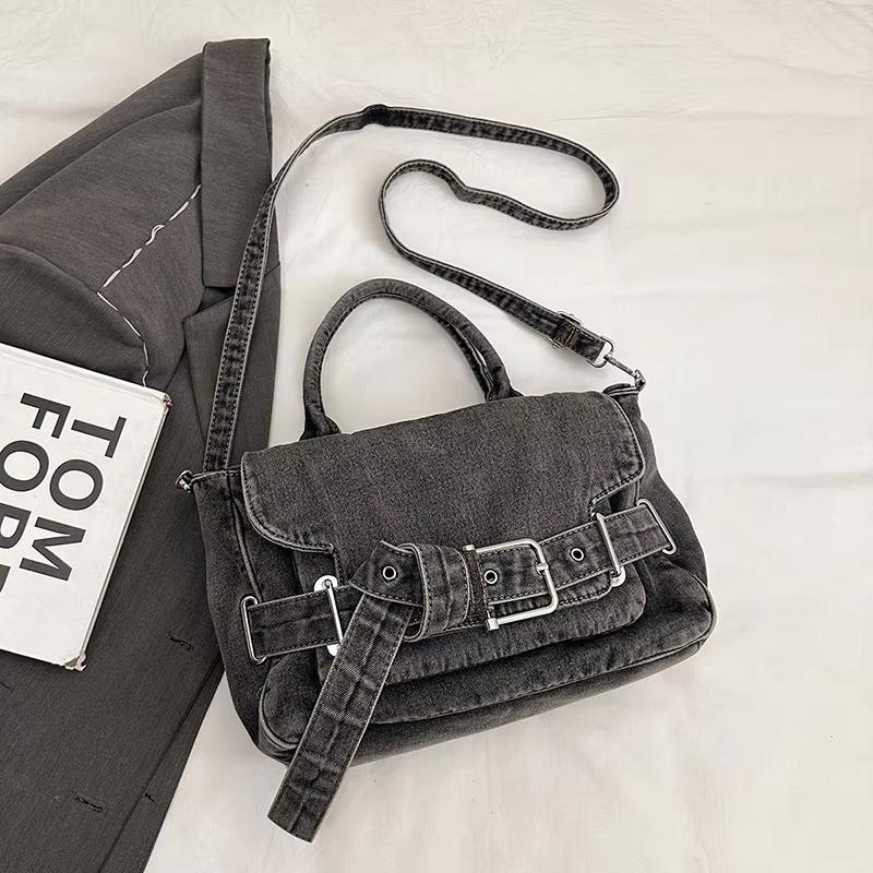 

Wash Denim Women Luxury Designer Handbags And Purses New Buckle design Commuting Shoulder Crossbody bags Large Capacity toes чорний