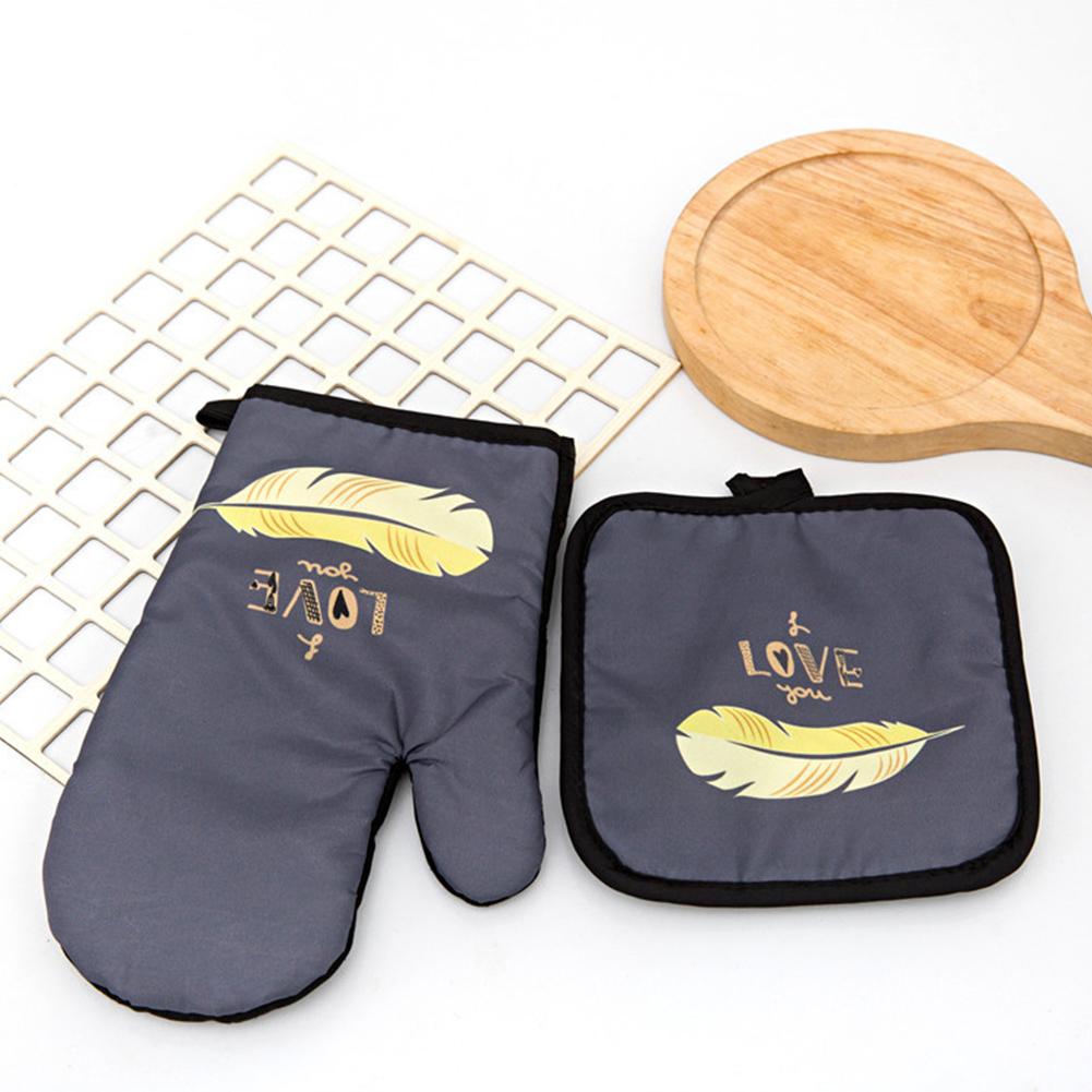 

Printed Oven Gloves Heat Resistant Hot Pads Two Piece Set Kitchen Cooking Pot Holders For Microwave Bbq Baking Grilling Gifts feather#0