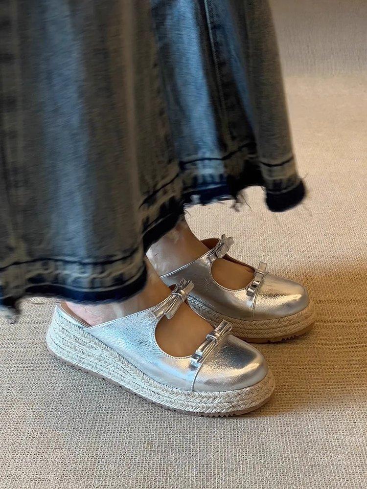 

Ретро соломенные плетеные на толстой подошве увеличивающие рост туфли-рыбаки женские с круглым носком, неглубоким вырезом, перемычкой с бантом и закрытой пяткой 40 серебряный