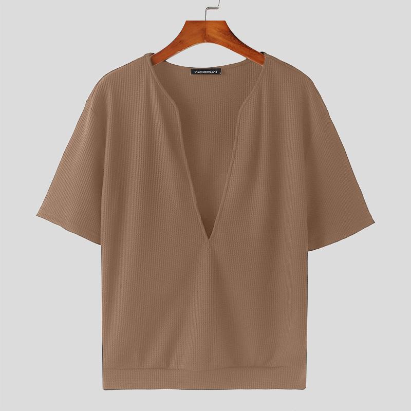 

Модные облегающие топы, новые мужские футболки с V-образным вырезом и текстурой, повседневная уличная одежда, мужская однотонная рубашка с короткими рукавами, S-5XL 2024 5XL коричневый