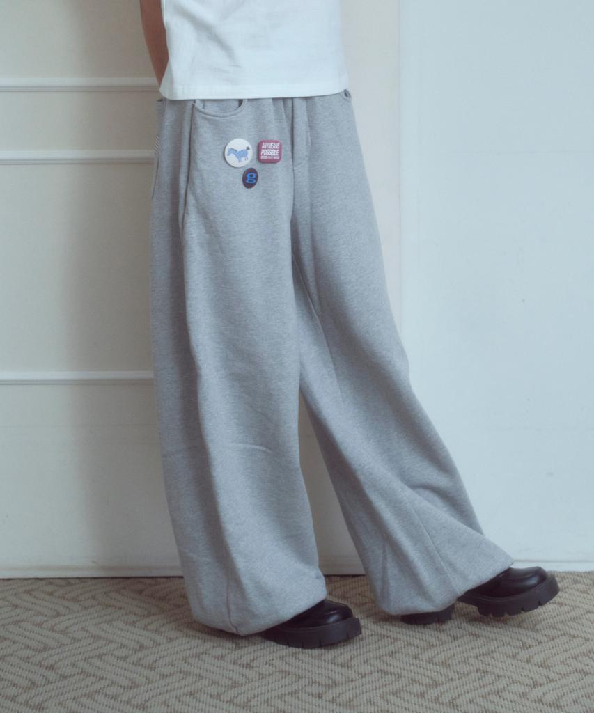 Loginaenloji Heart Logo Back Point Curved Sweat Pants Gray