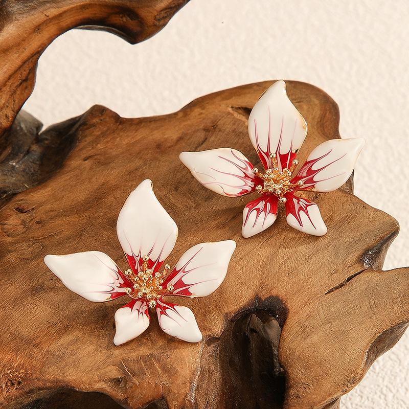 Trendy Gradient Pink Five-petal Flower Earrings for Women Dripping Oil Sweet Style Temperament Jewelry Party Gifts