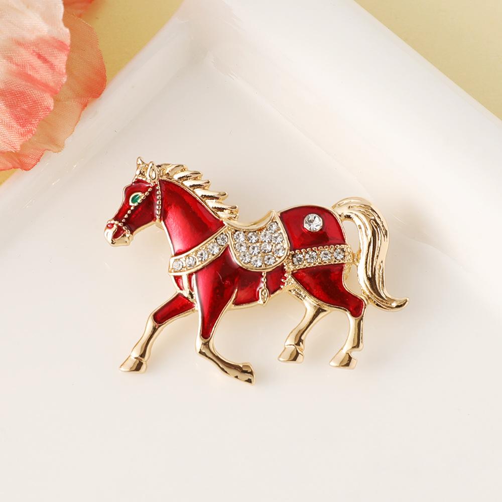 LATS Classic Rhinestone Saddle Horse Brooches for Women Zodiac Animal Lapel Pins Casual Party Accessories New Year Gifts Friends