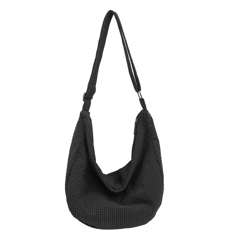 

Повседневная сумка через плечо Сумка-пельмень в непринужденном стиле Простая и универсальная сумка на одно плечо чёрный