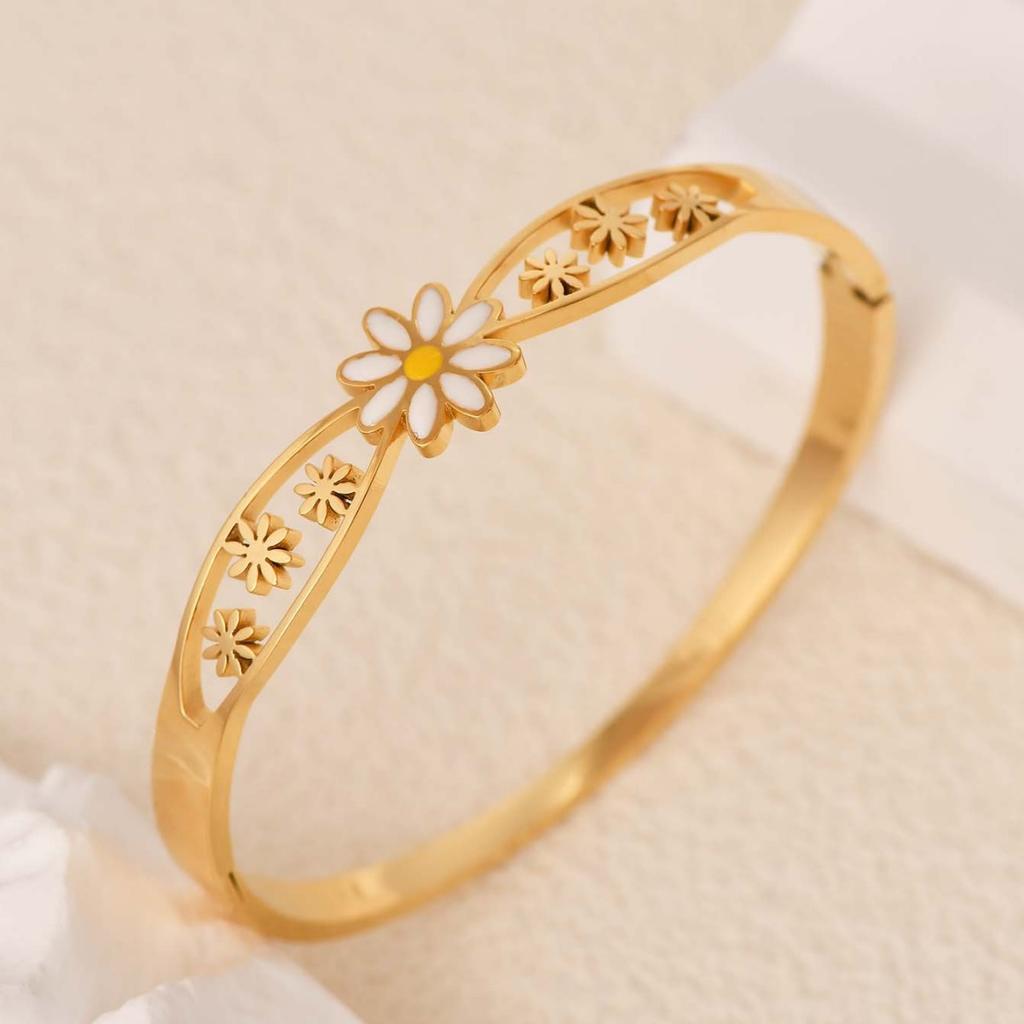 Titanium steel new craftsmanship hollow small daisy oil drip bracelet spring buckle gold and silver small fresh and versatile jewelry