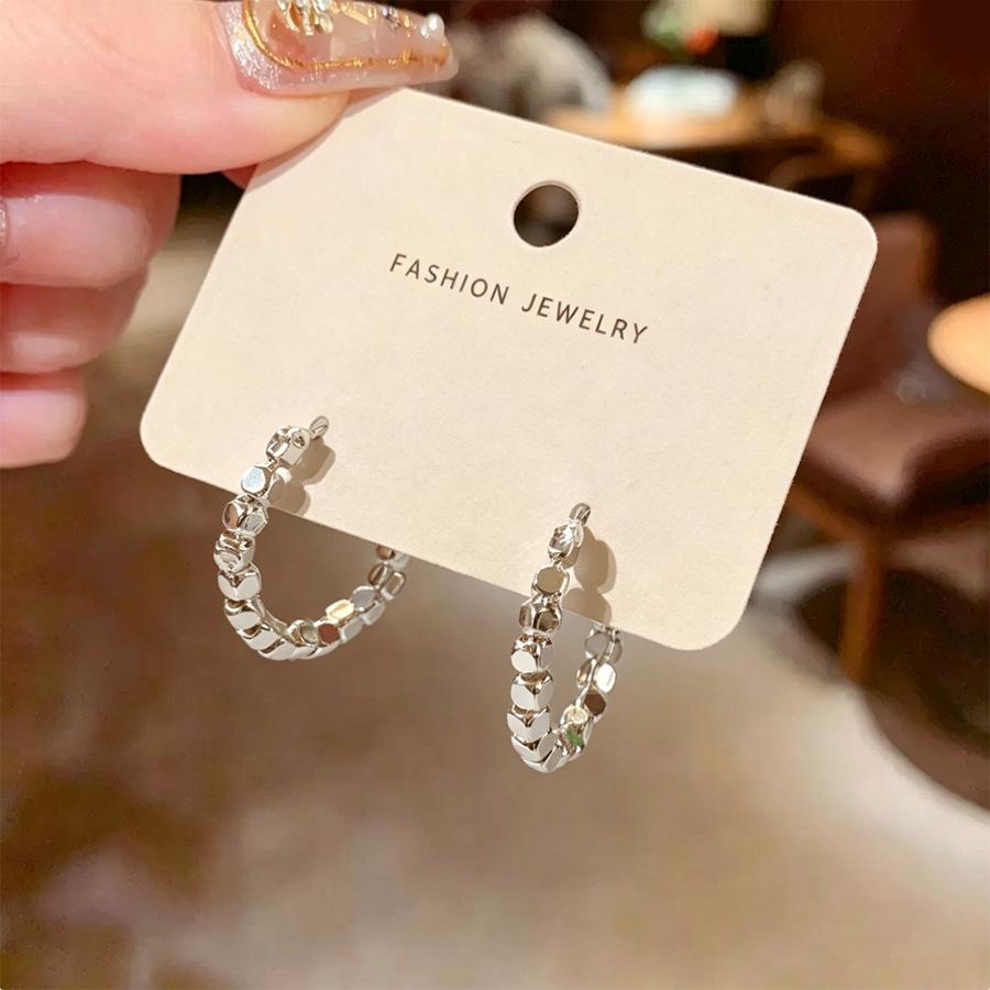 European & American Style High-End Women's Large Hoop Earrings: Trendy & Versatile Fashion Design
