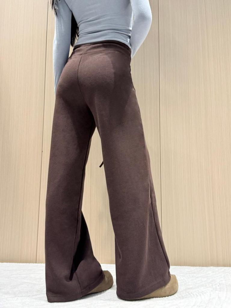 Coffee-Colored Wool-Blend Wide-Leg Velvet Pants for Women - 2025 Autumn/Winter Collection.