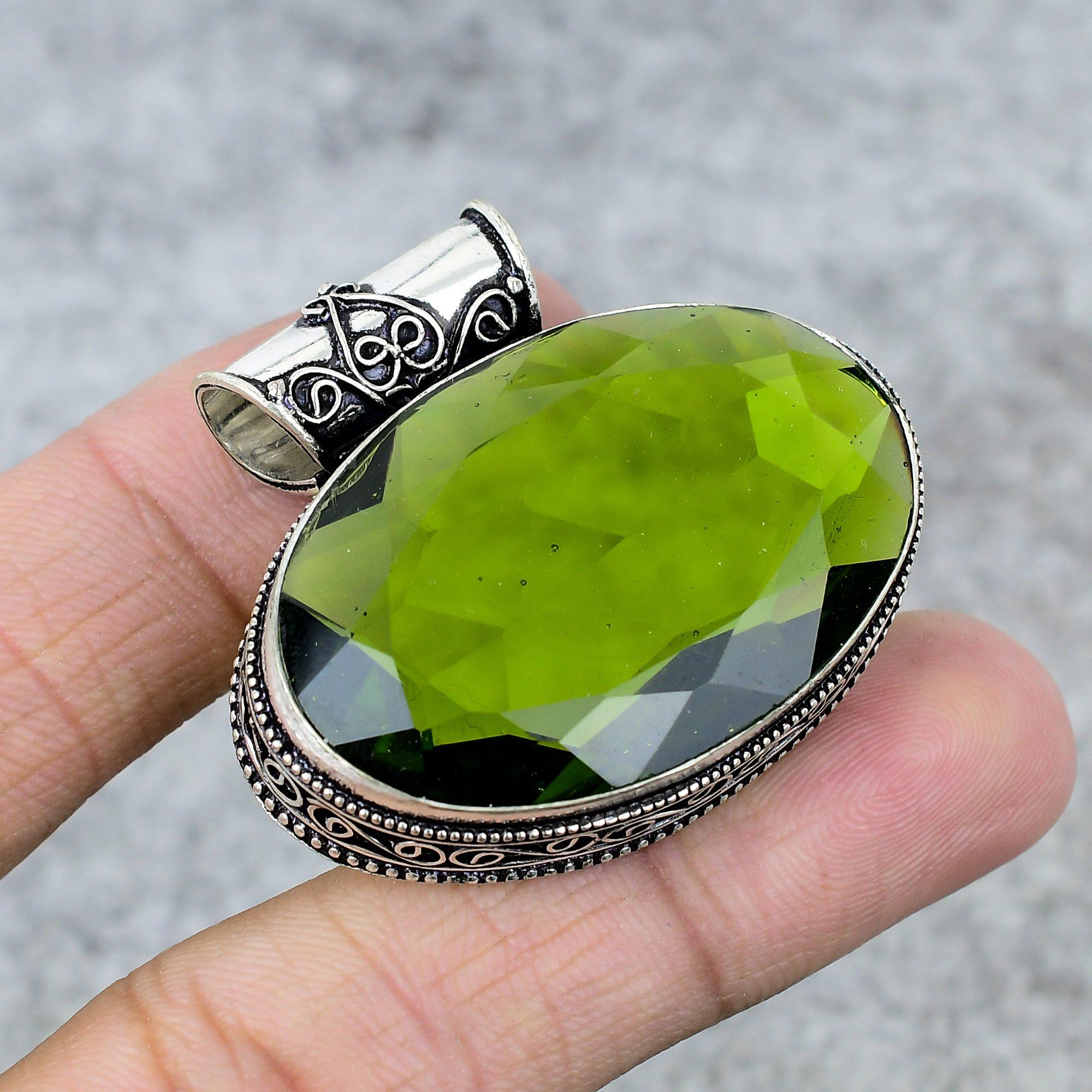 

Хризоліт Дорогоцінний Камінь Ручна Робота Срібло 925 Проби Ювелірний Підвіс 1.38 M-247