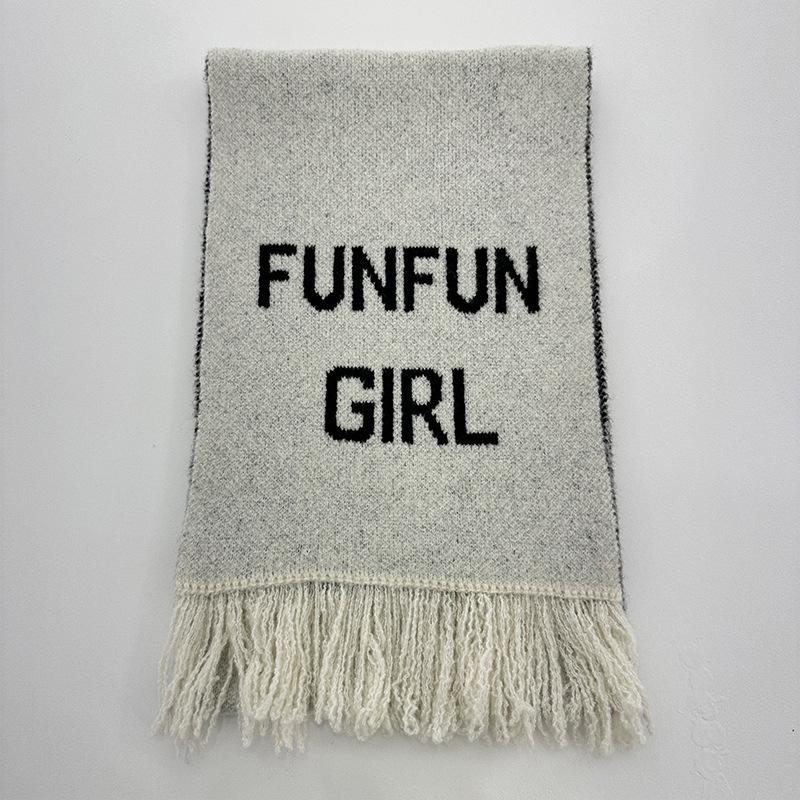 Celebrity-Inspired Women's Autumn & Winter Jacquard Wool Scarf with Tassels