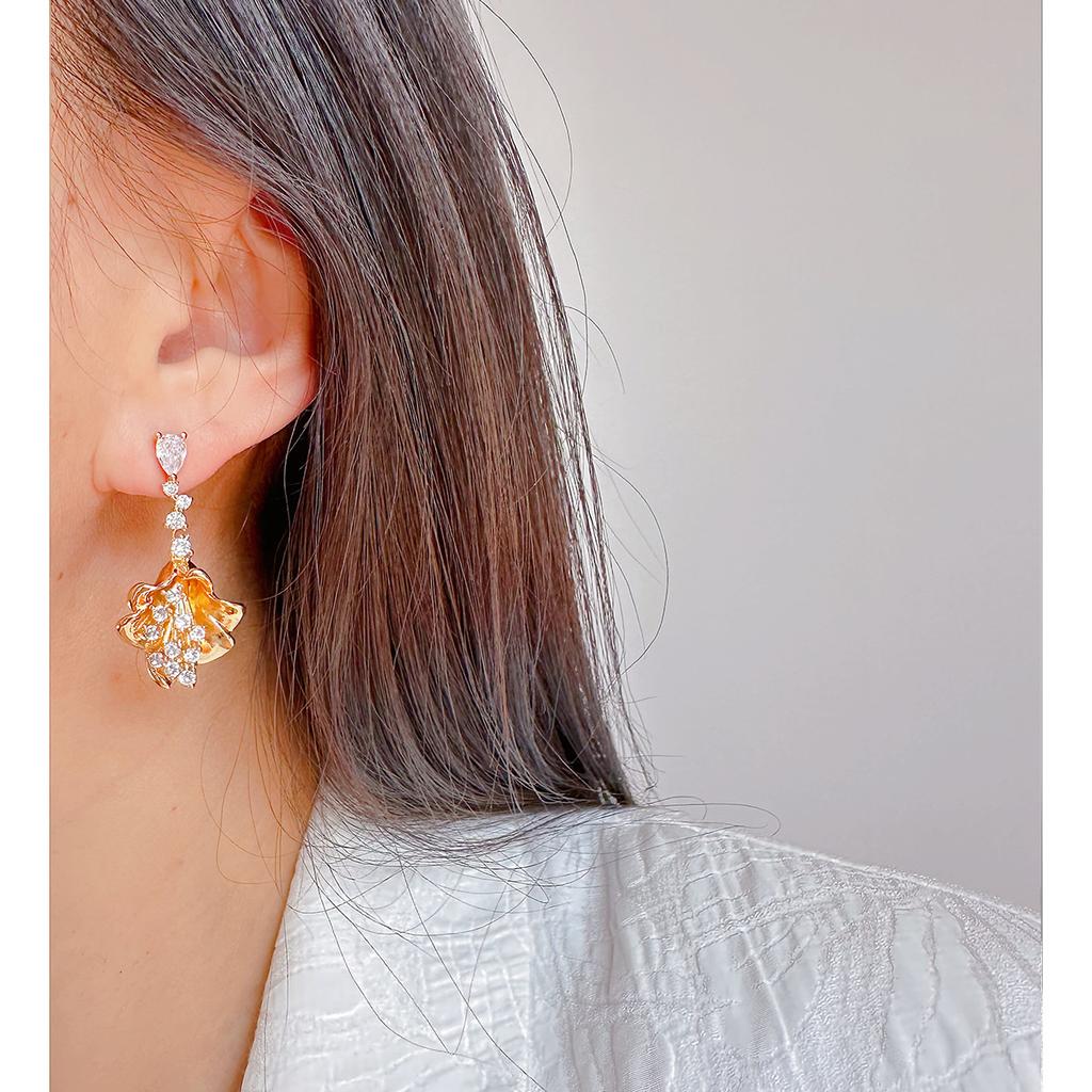 Francuskie Retro High-End Złote Kolczyki Kwiaty Rozkloszowane Modne I Delikatne Mikro-Inkrustowane Cyrkoniami Kolczyki Sztyfty Kwiaty 943