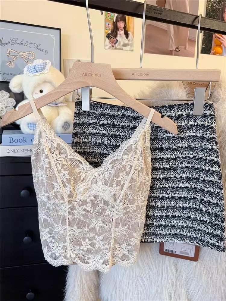 French Thermal Lace Camisole: Slim Fleece Vest with Chest Pads for Women, Wear As Outer or Inner Layer - Autumn/Winter.