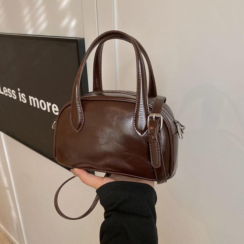 High-end small bag women's new spring versatile messenger bag fashion pillow bag