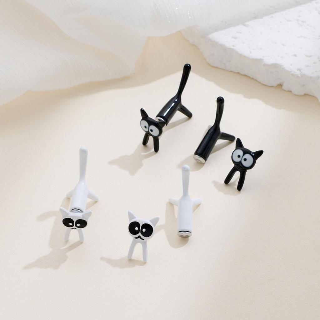 Charming Black Cat Kitten Stud Earrings for Women - Stylish & Elegant Design