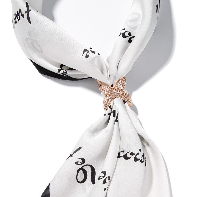 Elegant Rhinestone Scarf Buckle: Minimalist, Non-Snagging, Extra-Long Color Retention, Versatile Scarf Clip.