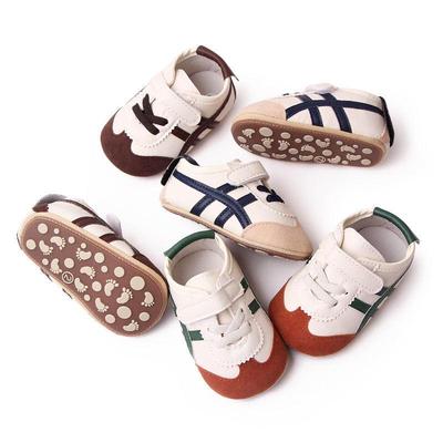 Atmungsaktive Colorblock-Laufschuhe mit weicher Sohle für Babyjungen (3-12 Monate)