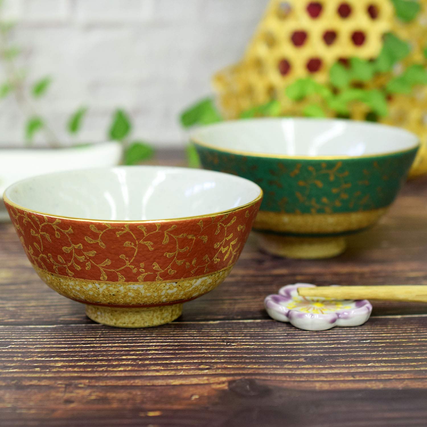 

Waza no Kura Pair Rice Bowls - Stylish Japanese Tableware - Kutani Ware Couple s Rice Bowls - Gold Arabesque Pattern - High-Quality Ceramic Tableware
