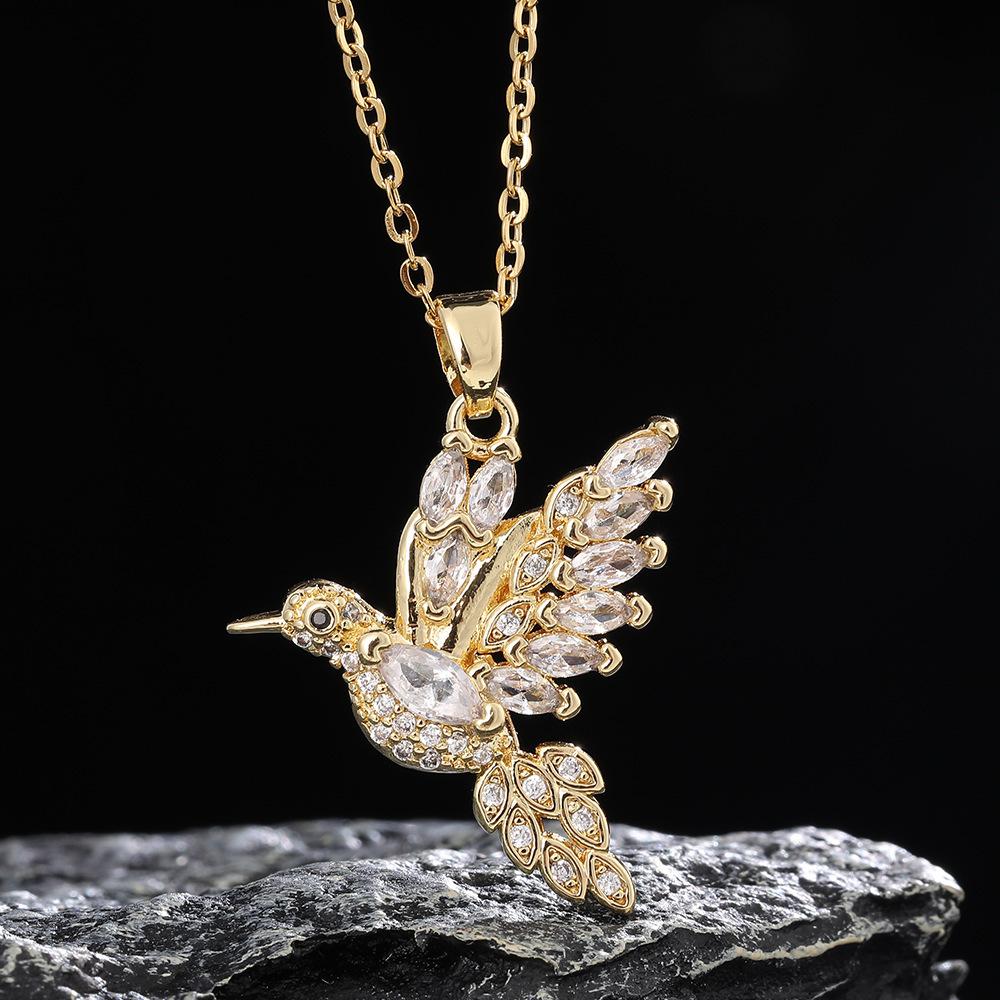 Small Bird Pendant Necklace With Micro-Set Zirconia Unique Design Gold Collarbone Chain For Women
