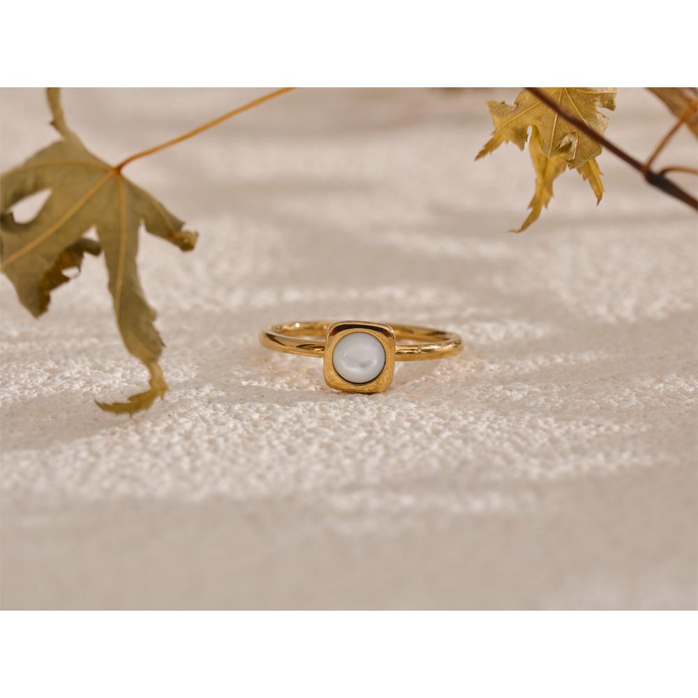 Yhpup Natürlicher Muschel Quadratischer Dünner Mode Ring 316L Edelstahl Goldfarbe Anhänger Schicker Schmuck 18K PVD Beschichtet Wasserdicht