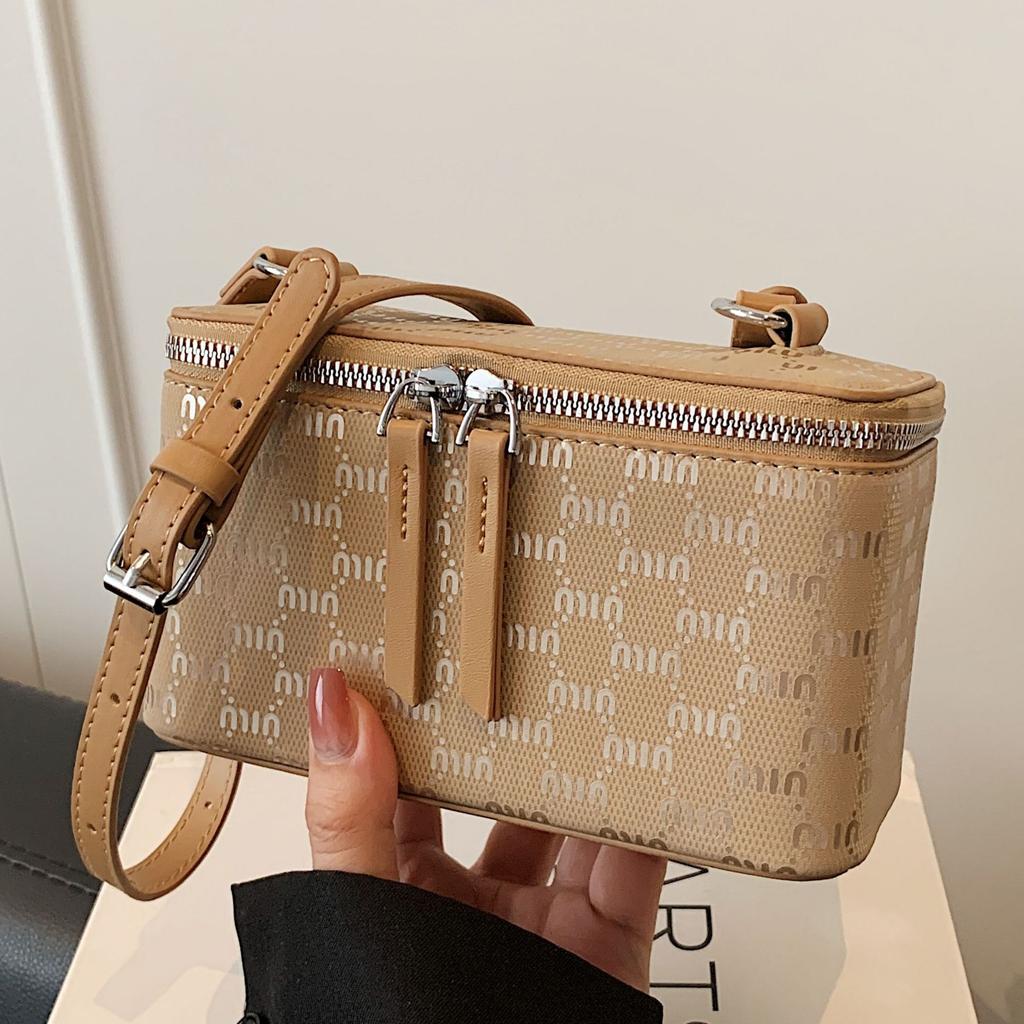 Korean version of high-end simple work commuter bag women's 2025 new fashion messenger small square bag retro box bag