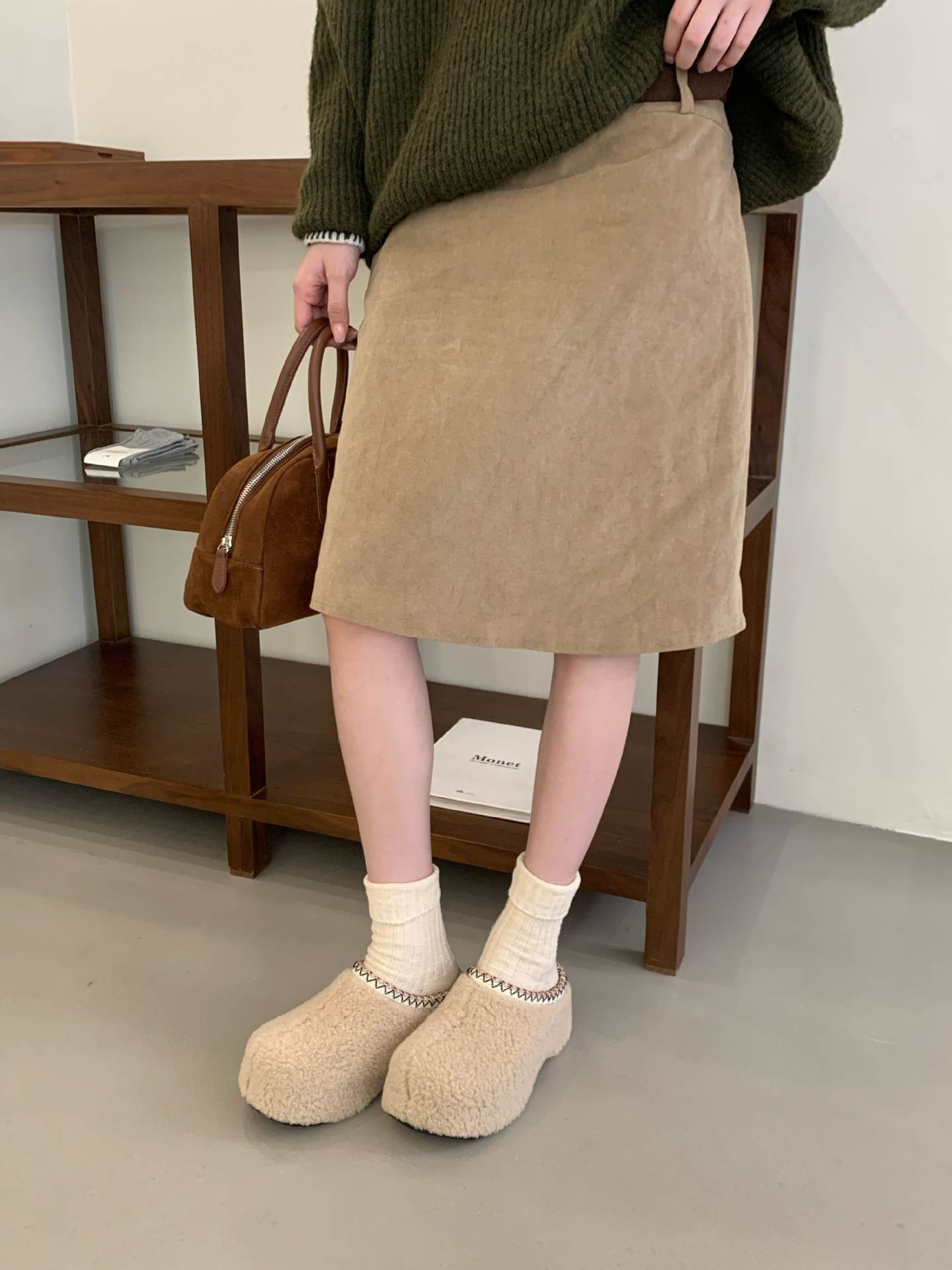 

Winter velvet warm cotton mop 2025 new outer wear one pedal thick-soled lazy bag head half drag fluffy Birkenstocks 39
