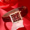 1 Stück Modische und minimalistische Damen-Quarzuhr mit quadratischem Armband, Neu, Beliebt, Retro, Hochwertig, Römische Uhr