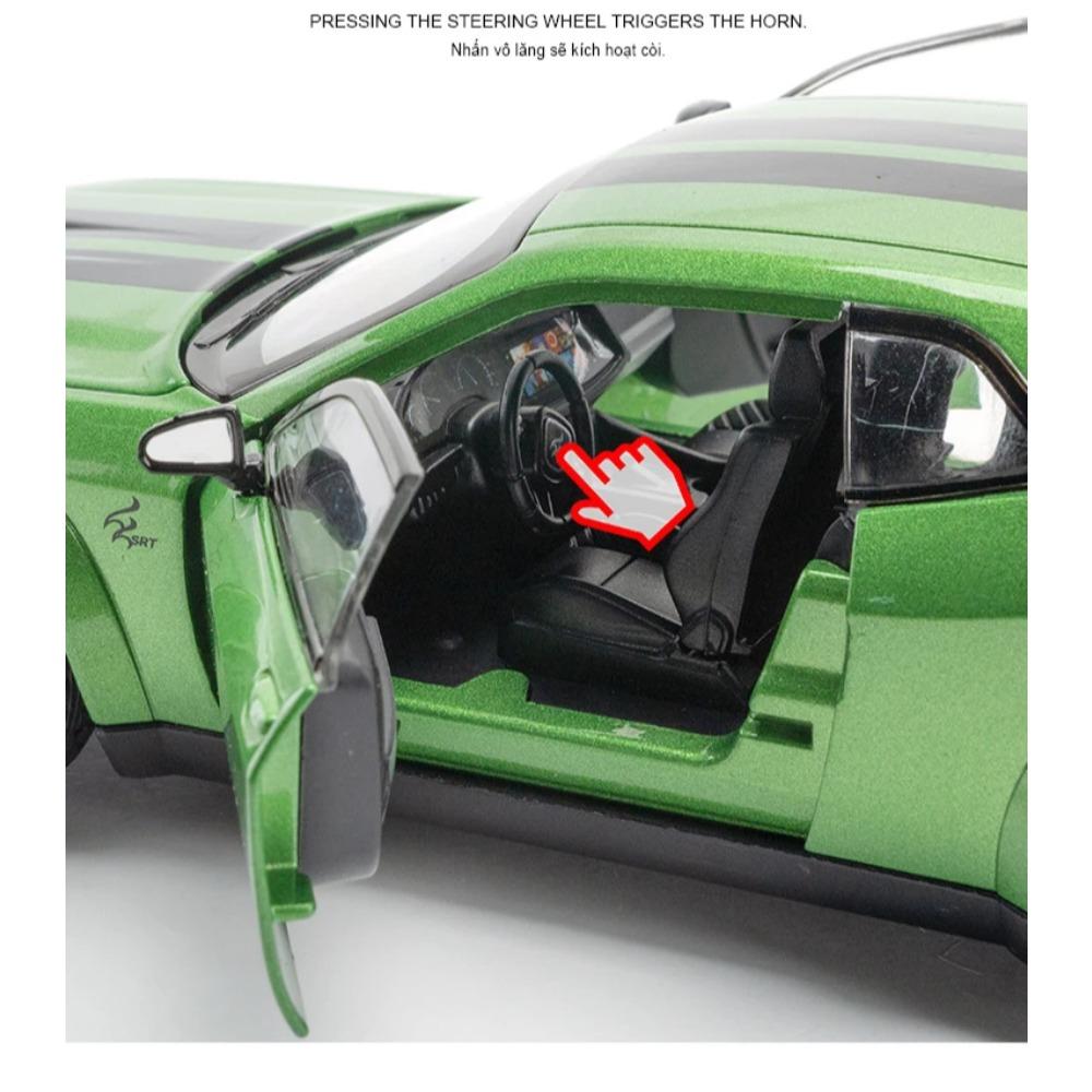 Simulation 1/24 Scale Dodge Challenger SRT Hellcat Alloy Car Model Sound Light Children Toy Vehicle Metal Miniature Voiture