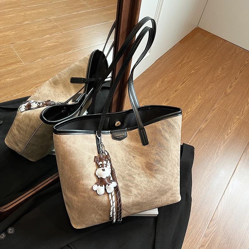 Casual Commuting Retro Large-capacity Tote Bag Women's New Spring and Summer Versatile Popular Textured Shoulder Bag