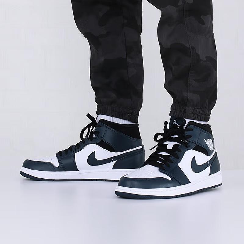 Air Jordan 1 Mid GS Armory Navy Kids Sneakers Blue Black White 554725-411