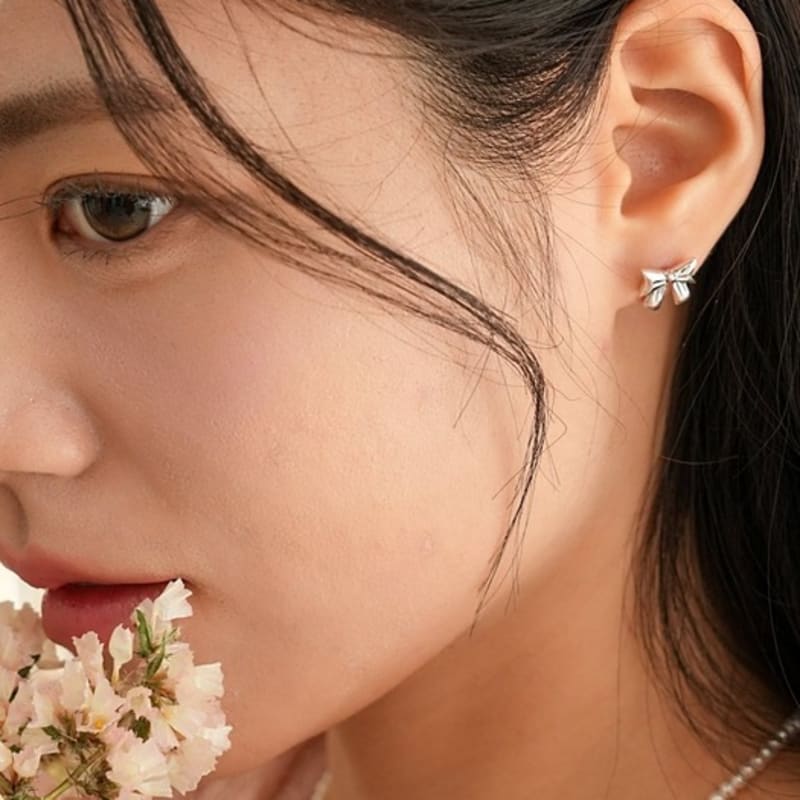 BELLOOGGI Heart ribbon earring