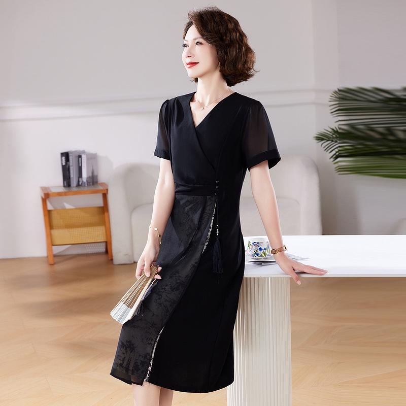 Mother's Plus Size Elegant V-Neck Two-Piece Style Summer Dress - Tummy Concealing, Stylish, Thin, Chinese-Inspired Design