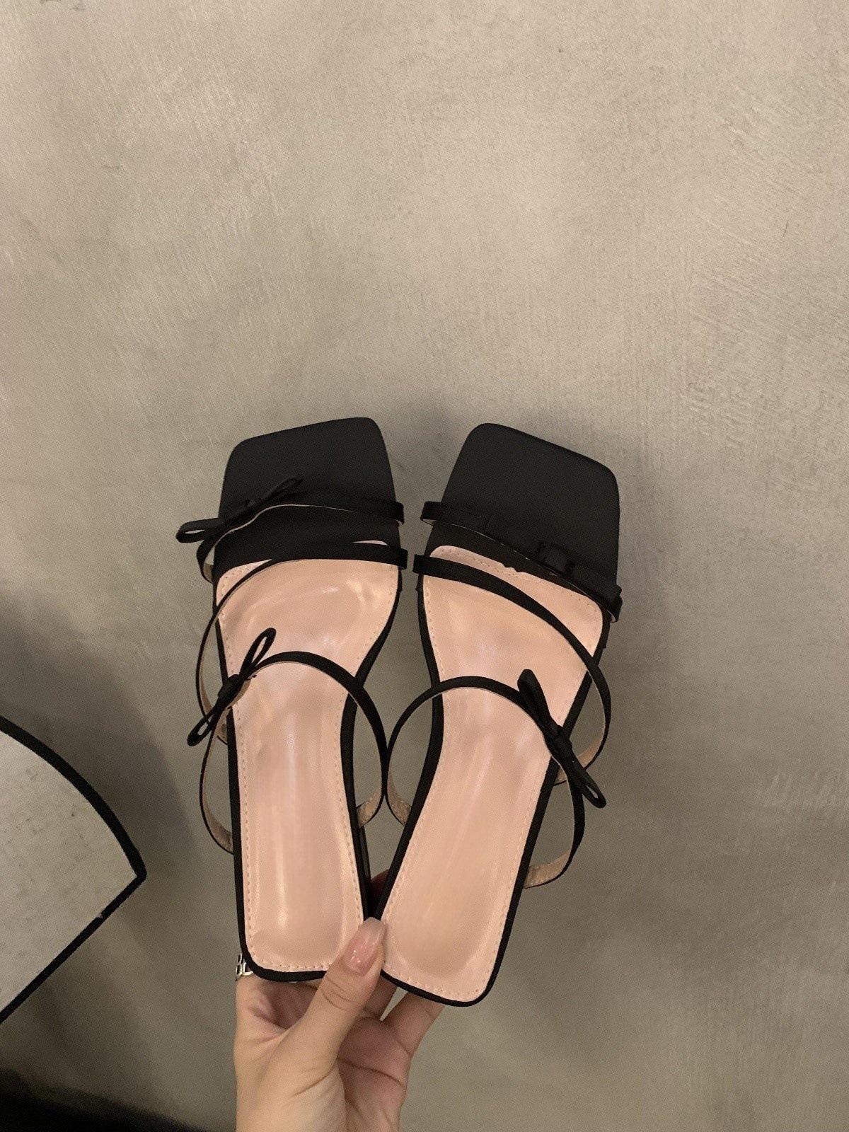 

Туфли-шлепанцы на толстом каблуке с открытым носком, фея, носить 2025, новые летние, розовые, с юбкой, жемчужные сандалии 35 чёрный