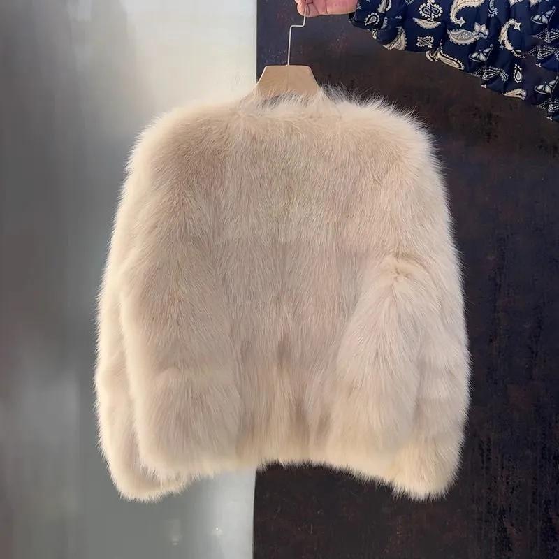Women's Fall/Winter Korean-Style Short Fox-Fur-Look Jacket with Fuzzy Round Collar—A Simple, Elegant Jacket