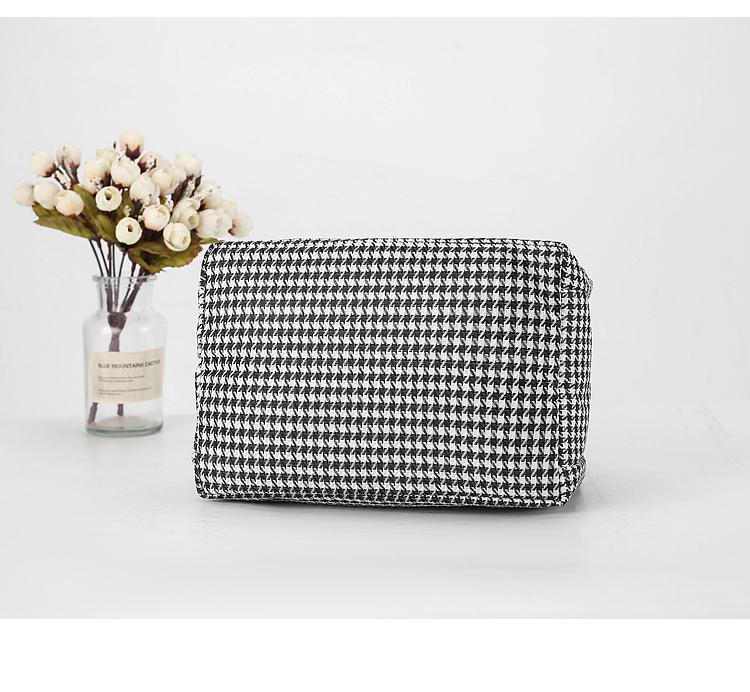 Waterproof Oxford Tote: Stylish Handbag for Middle-Aged Women - Perfect for Work and Outings