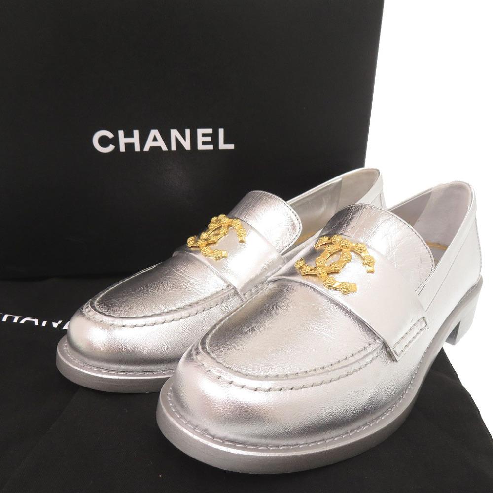 Gebrauchte AUTHENTISCHE CHANEL G45663 Loafer CC-Logo Kamelie Silbernes Leder