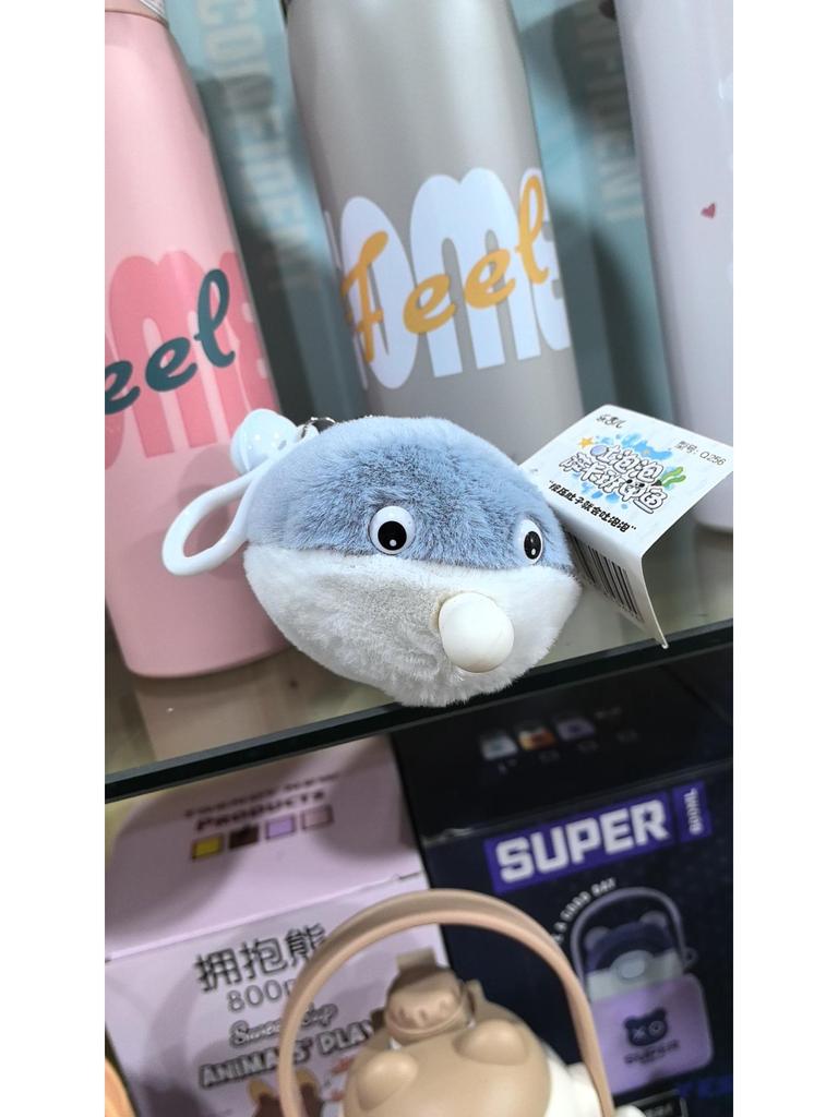Le Jier Pull-String Wagging Tail Bubble-Blowing Turtle Pendant Toy