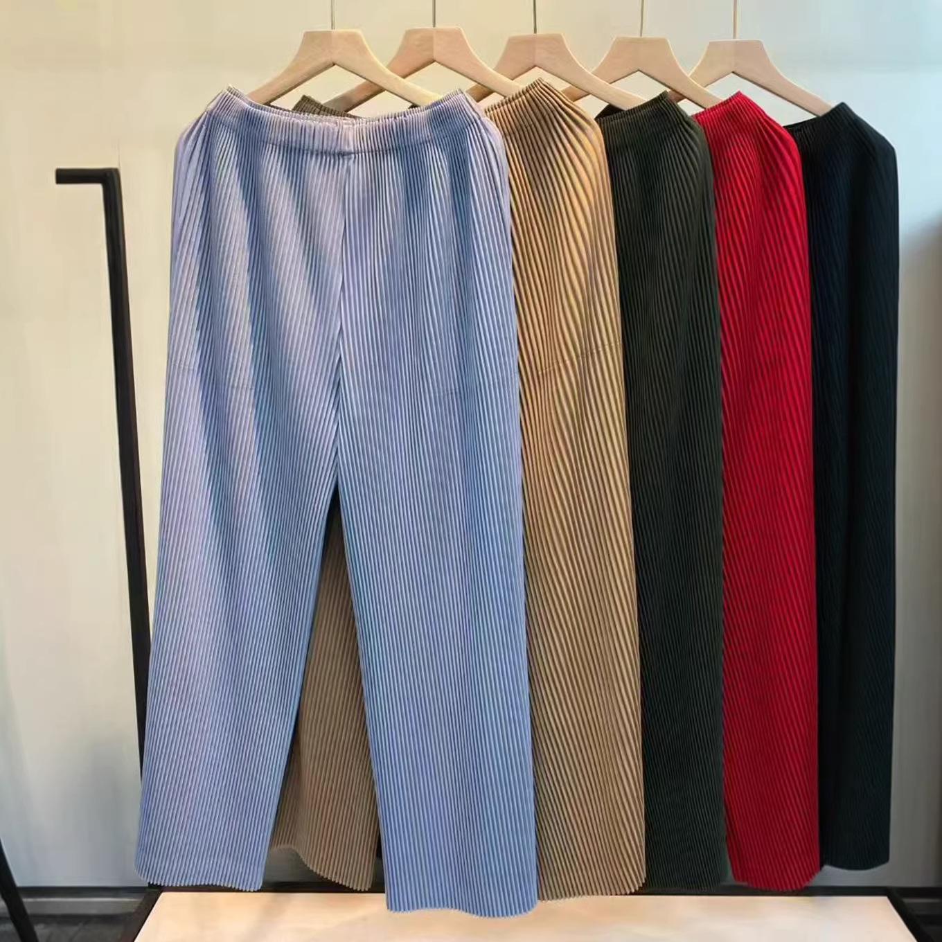 

Miyake Haute Couture Women s Spring/Summer 2026 Pleated Straight-Leg Trousers - Casual, Versatile Commute Suit Trousers One Size армія зелений колір
