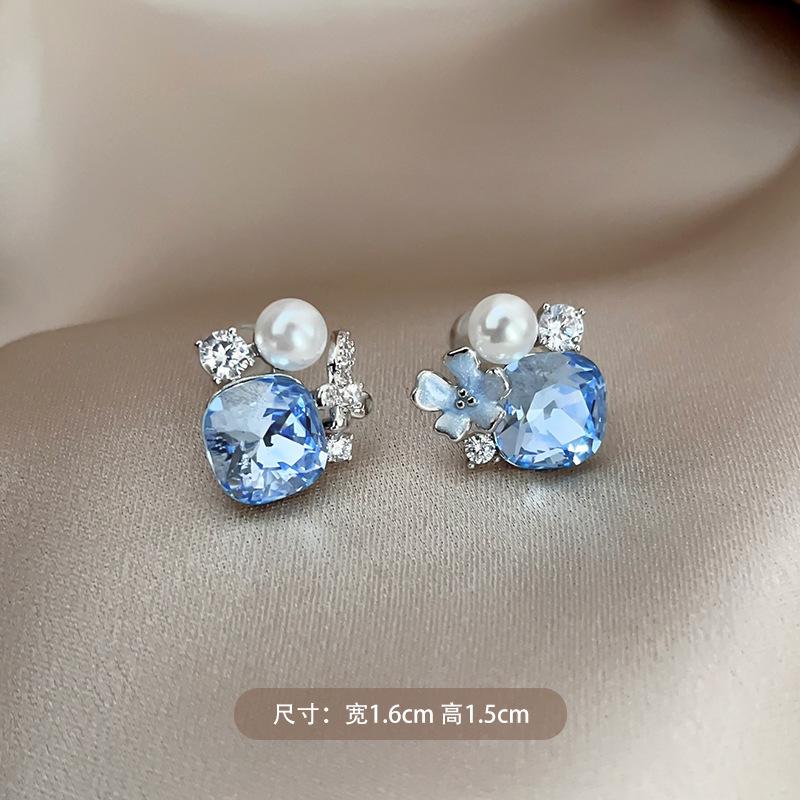 

Серьги-пусеты с жемчугом, цирконом, в виде цветка и бабочки, модные новые серьги с темпераментом, универсальные серьги в стиле легкой роскоши, женские