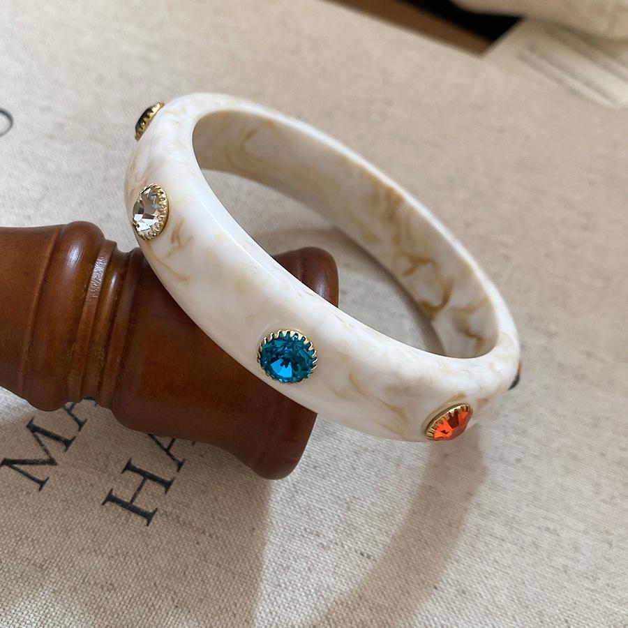 Geometric Resin Bangle: Trendy European-American Fashion Bracelet for Women