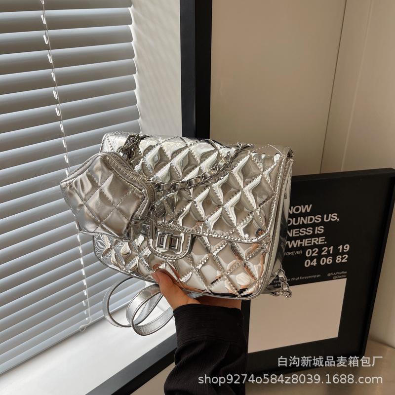 

This year s popular fashion diamond checkered embroidery thread chain small bag women s 2025 new trendy temperament crossbody backpack срібний