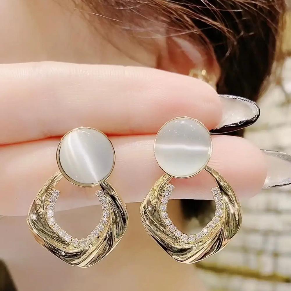 South Korea S911 silver needle geometric circle with diamonds temperament exaggerated earrings cat eye earrings