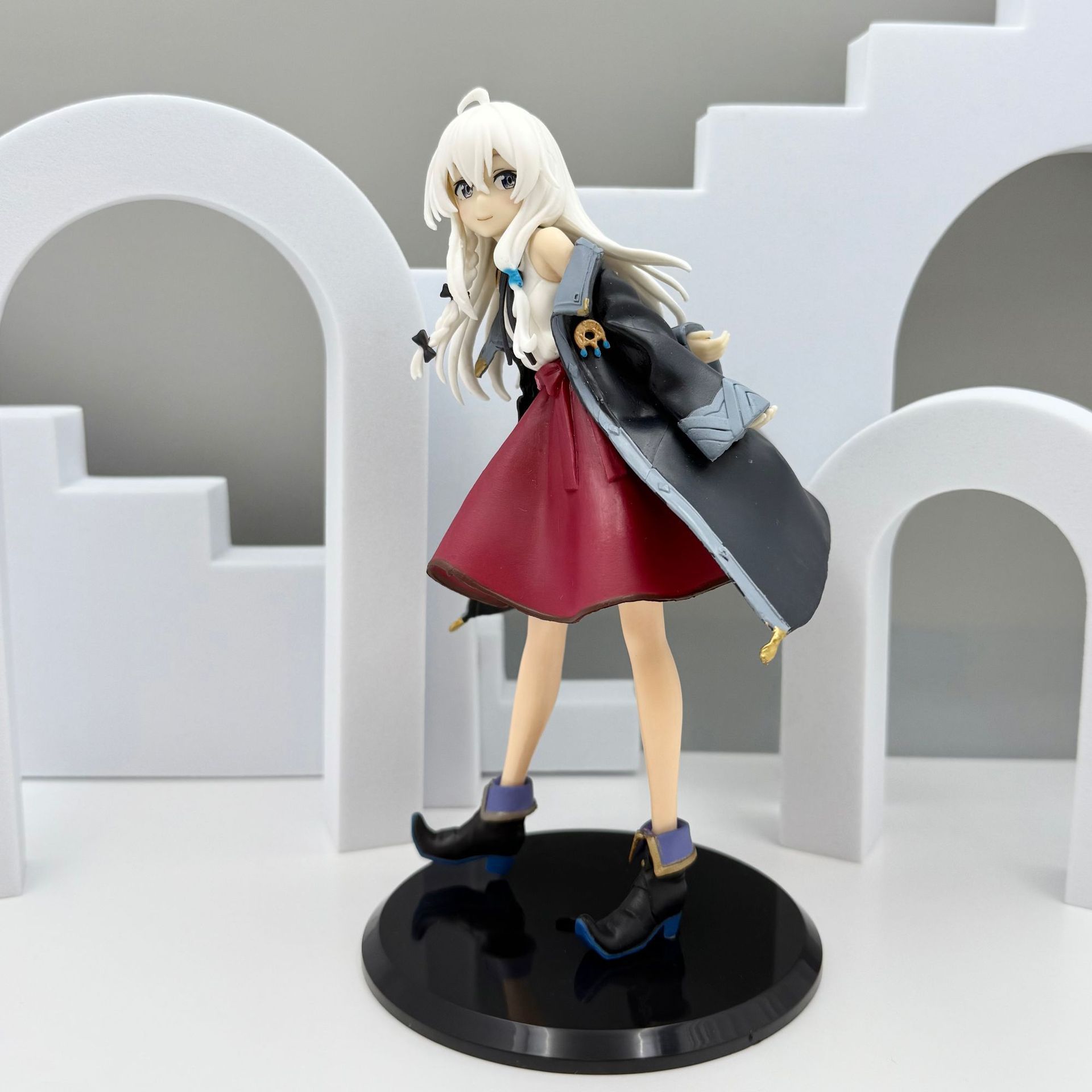 

Странствующая ведьма Путешествие Элейны Аниме Девушка Экшн-фигурка Настольное украшение Игрушка для мальчика