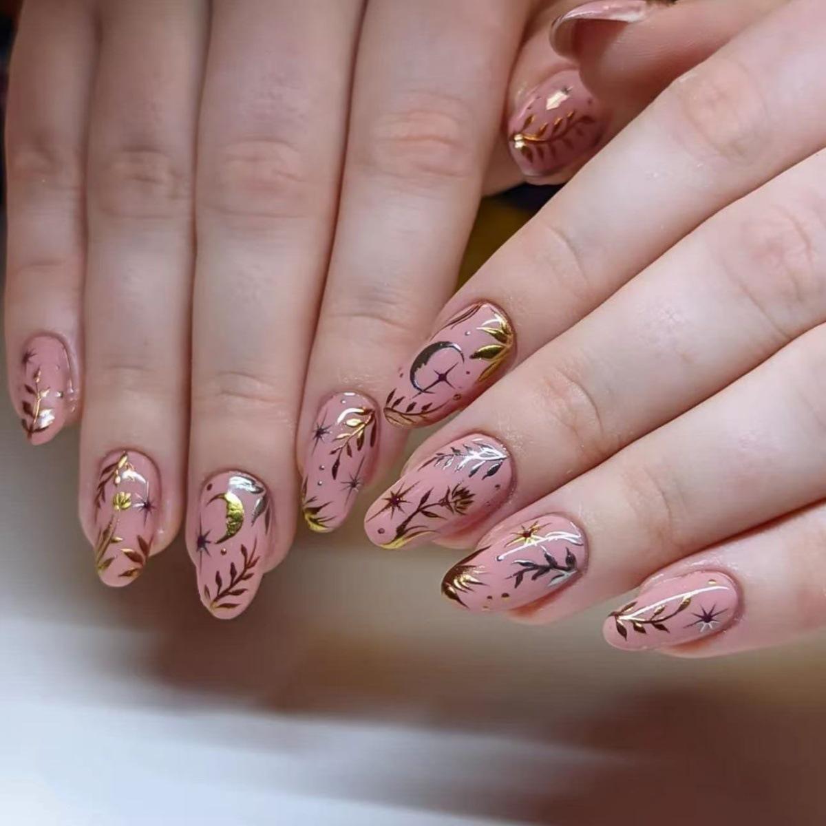 

Almond Style Wearable Nails: Gold Line, Leaves, Flowers, Stars, Moons Design - Short 24-Piece Set