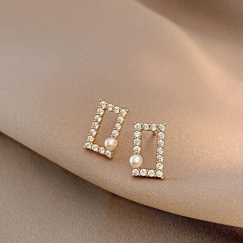 

S925 silver needle small pearl new trendy temperament geometric square stud earrings women