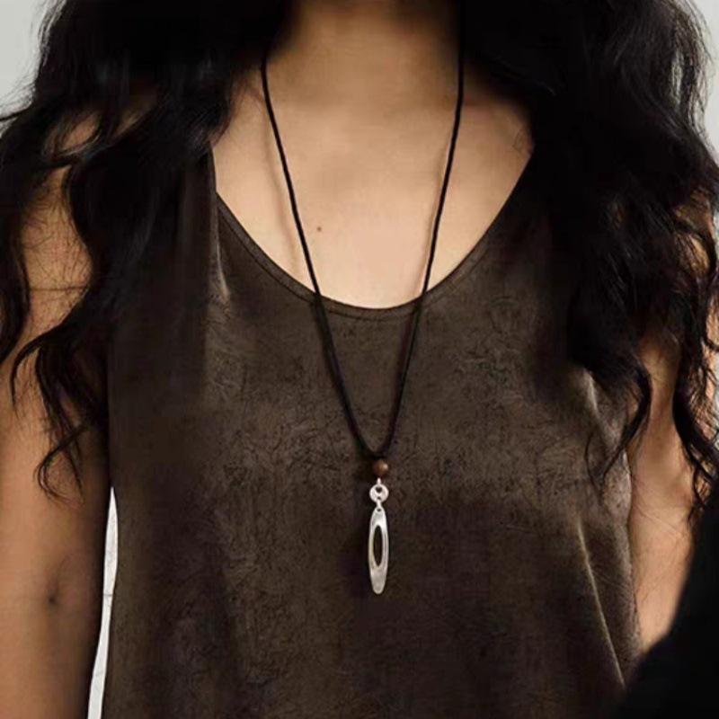Long Water Droplets, Black Agate Pendant, Sweater Chain, Simple And Cold Style, Simple And Versatile Trend Woven Rope Necklace