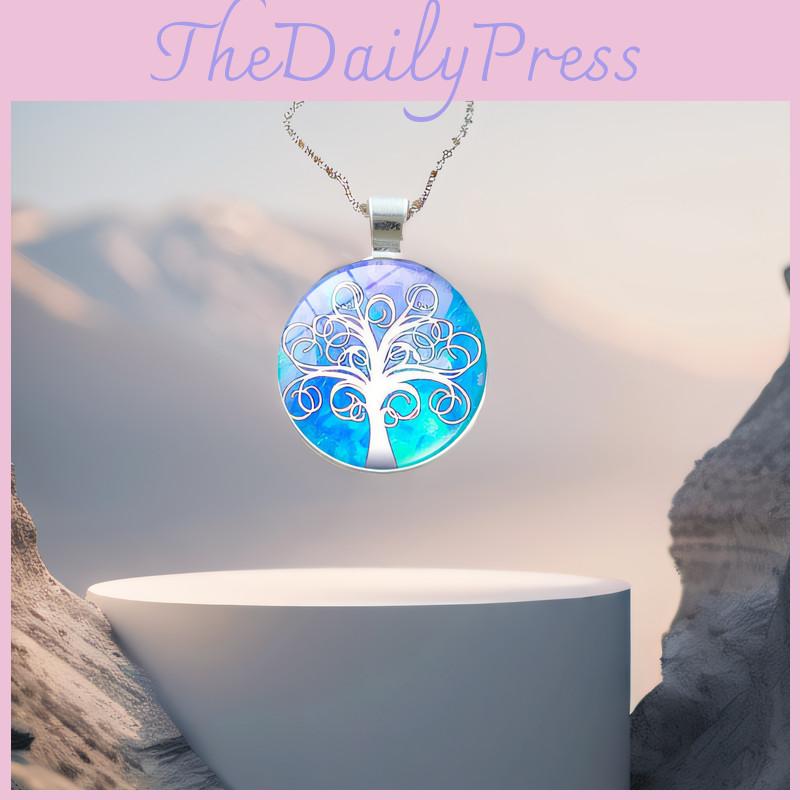 Elegant Tree Pattern Pendant Necklace In Vintage Silver Color With Classic Glass Cabochon