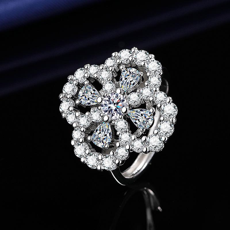 2026 Heavy Industry Premium Full Diamond Clover Four-piece Set Necklace Bracelet Earrings Women's Jewelry