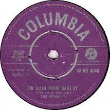 

7inch Record SPINNERS On Ilkla Moor Bahtat 45DB4048 Columbia 1957 UK CountryFolk Used