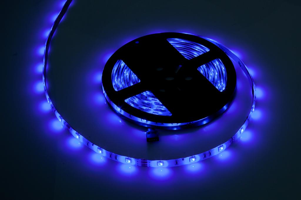 LED-Streifen 5m RGB 5050SMD 12V 24W farbenfrohe wasserdichte Dioden-Lichterkette Rebel